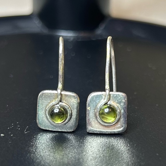 Silpada Sterling Silver Green Peridot Earrings - Picture 6 of 6
